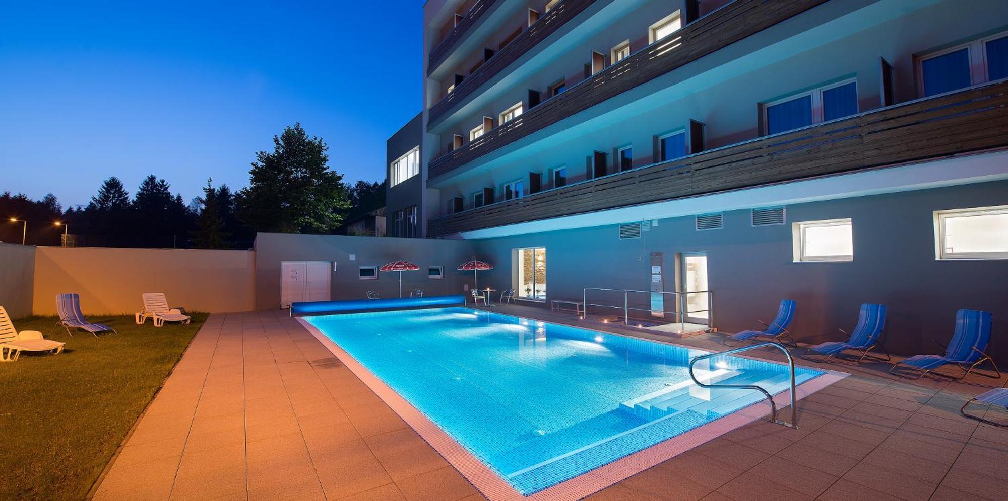 Hotel Kraskov Active Resort Tremosnice Экстерьер фото